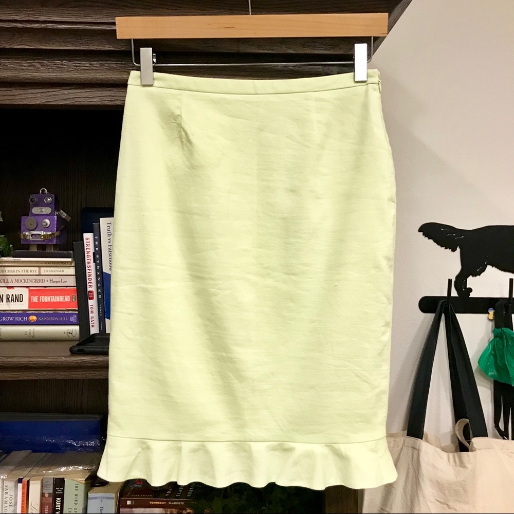 ⭐️ NWT Elie Tahari Skirt ⭐️