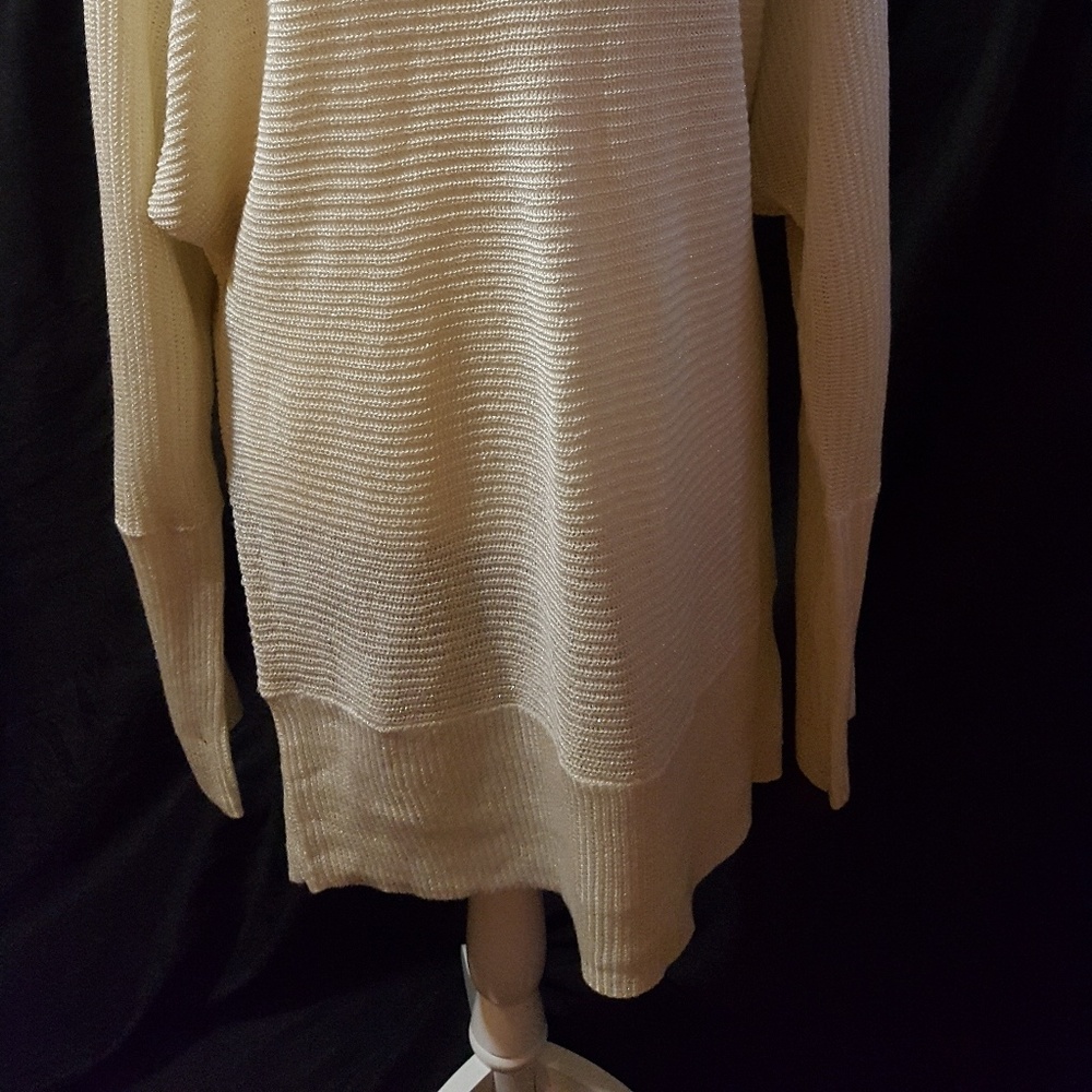 Sweater - Picture 2 of 4