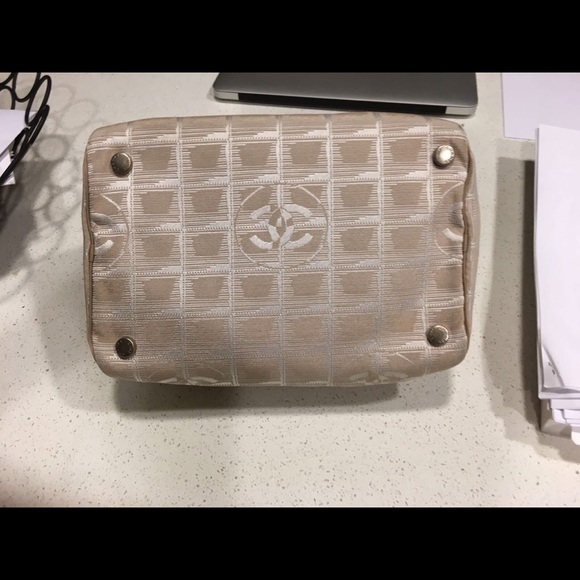 Chanel - Picture 3 of 5