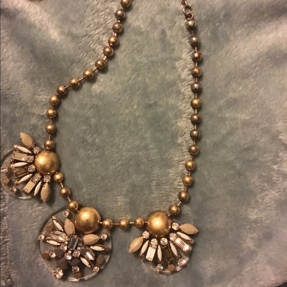 Necklace and earring set