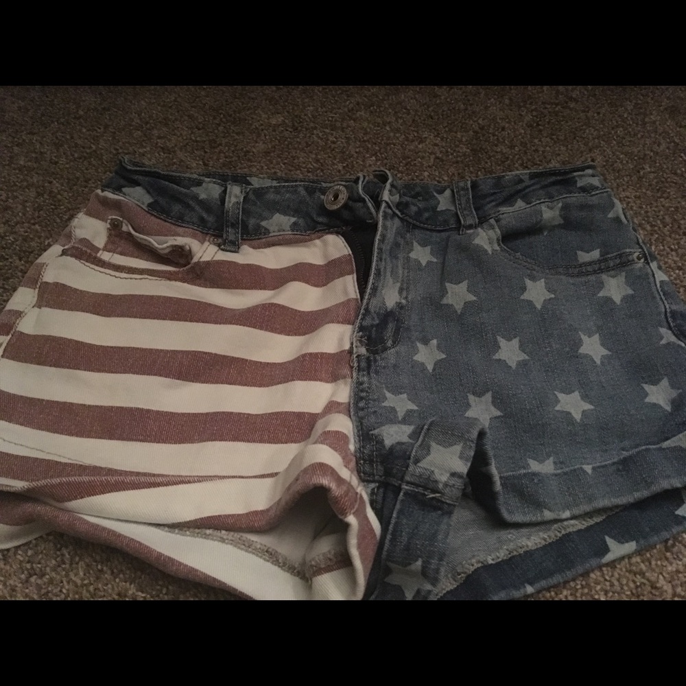 Flag shorts