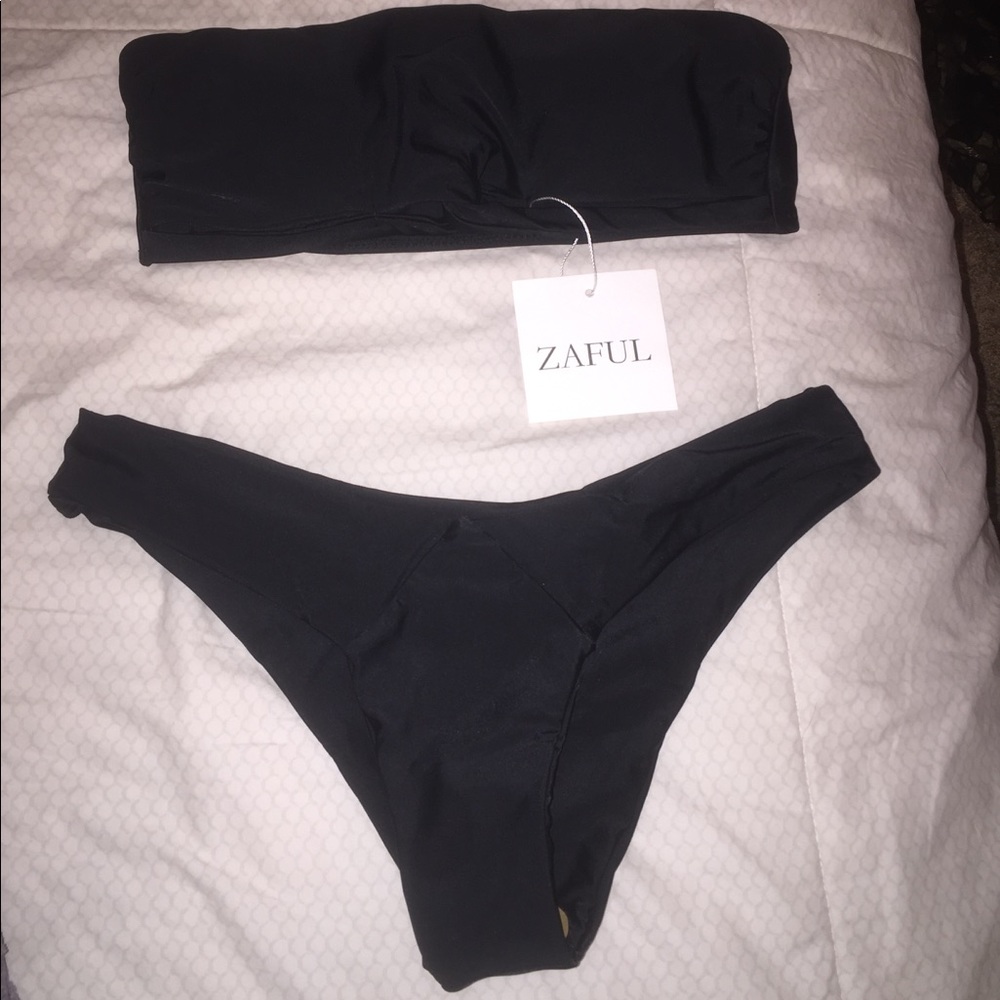 Black Bikini 