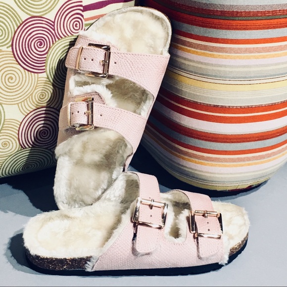 💕Faux Fur Slides- double straps sandals. NWT - Picture 2 of 5
