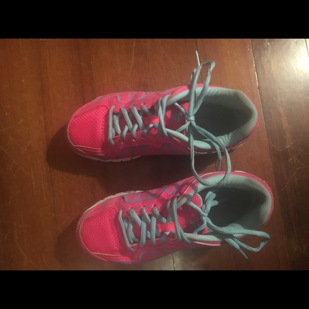 Fila tennis shoes