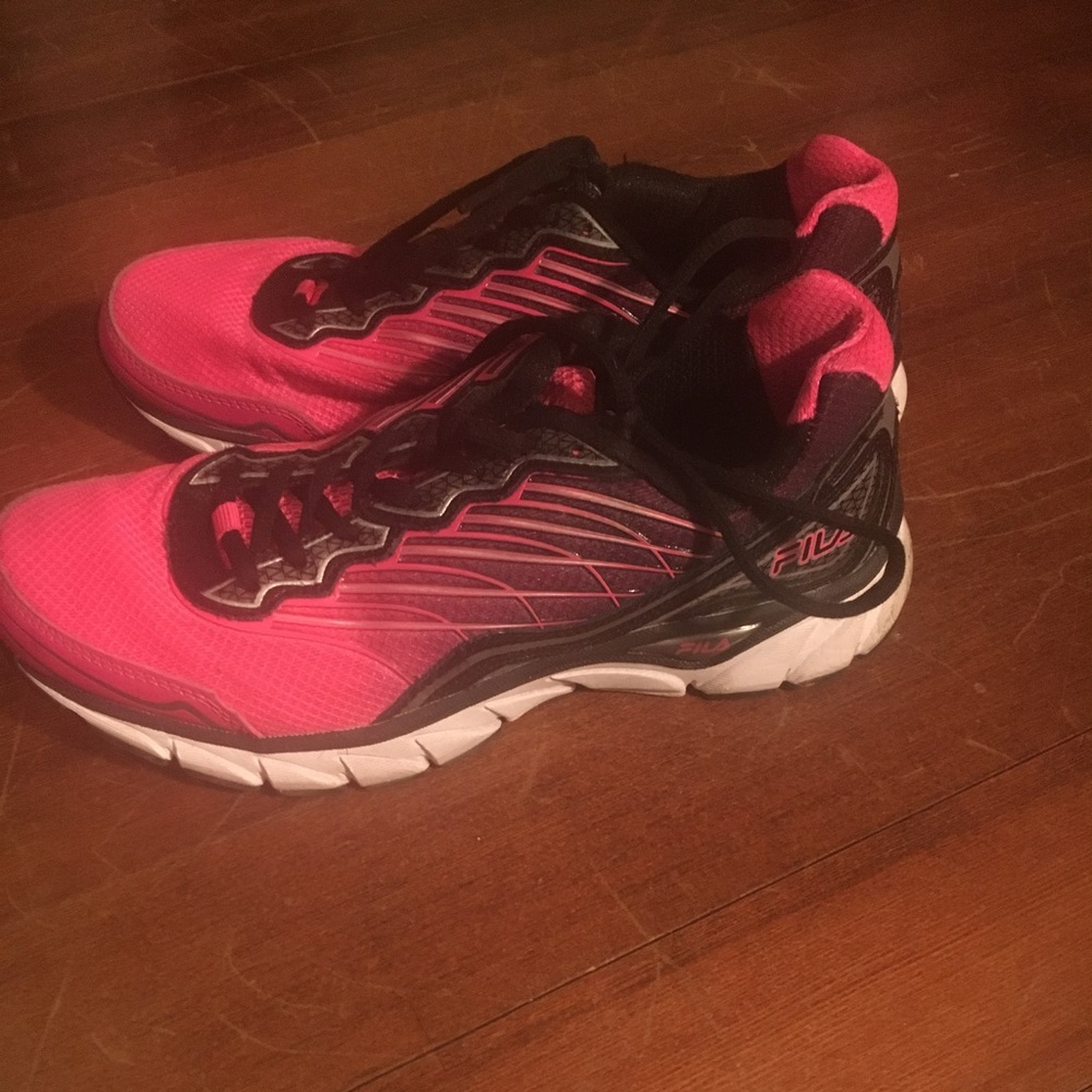 Fila tennis shoes