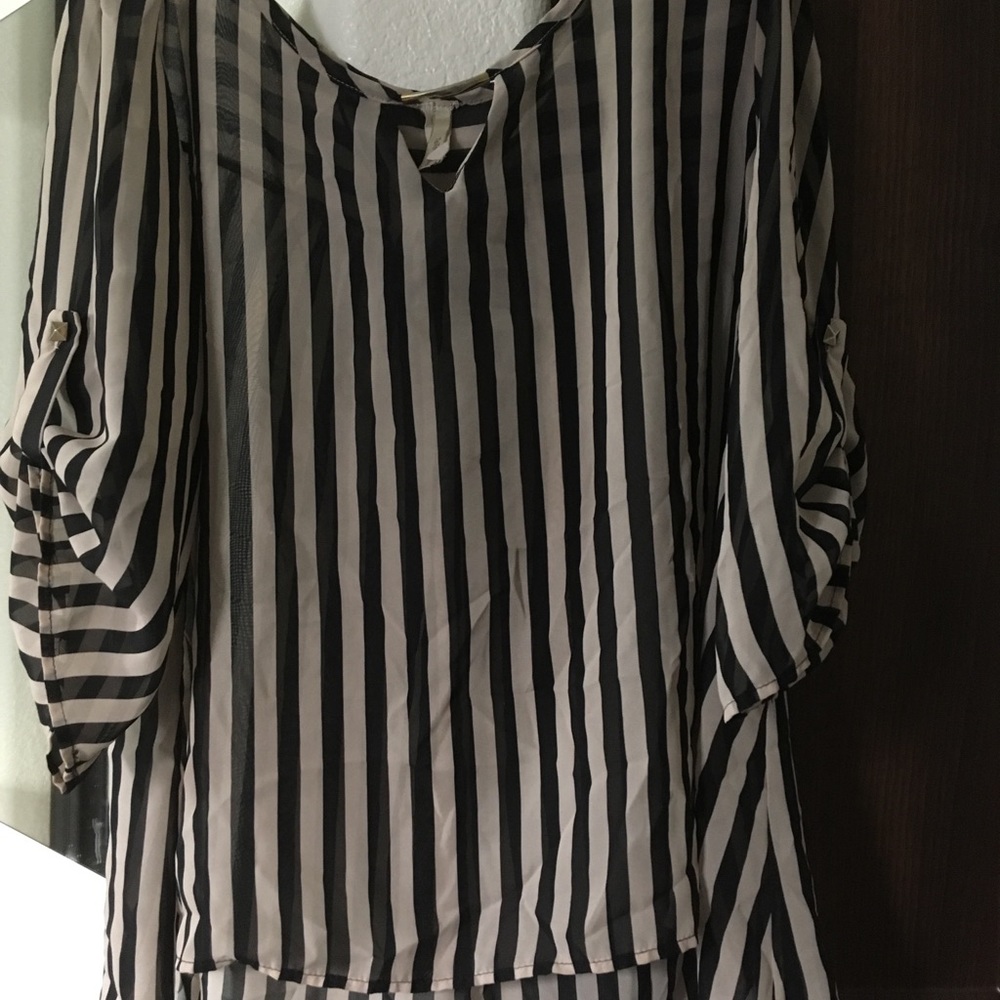 Long sleeve tan and black shirt