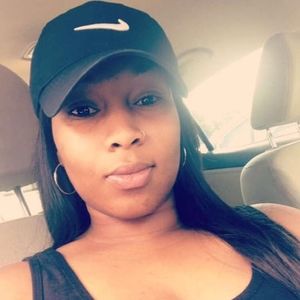 Meet your Posher, Tee