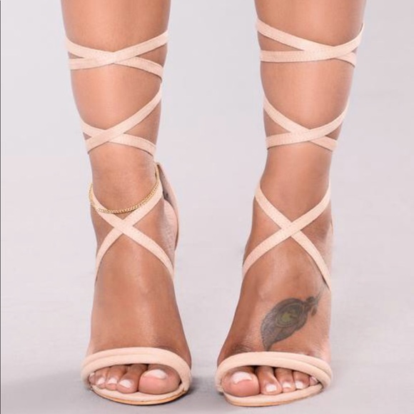 Nude lace up chunky heel - Picture 3 of 4