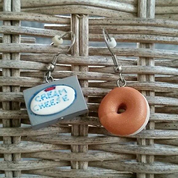4/25♡Bagel and Cream Cheese Earrings - Picture 2 of 8