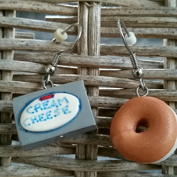 4/25♡Bagel and Cream Cheese Earrings - Picture 3 of 8