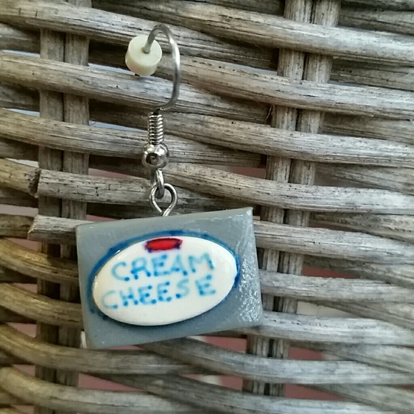 4/25♡Bagel and Cream Cheese Earrings - Picture 5 of 8