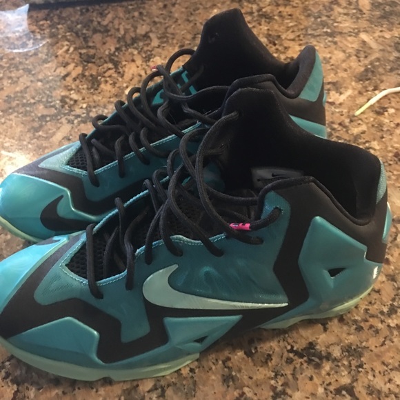 LeBron James Nike seal beach - Picture 1 of 5