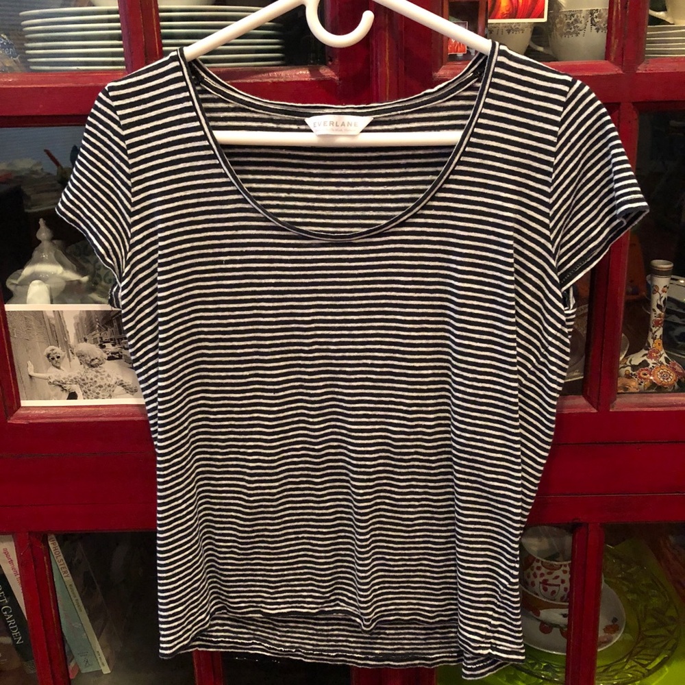 Everlane linen U-neck t-shirt, M