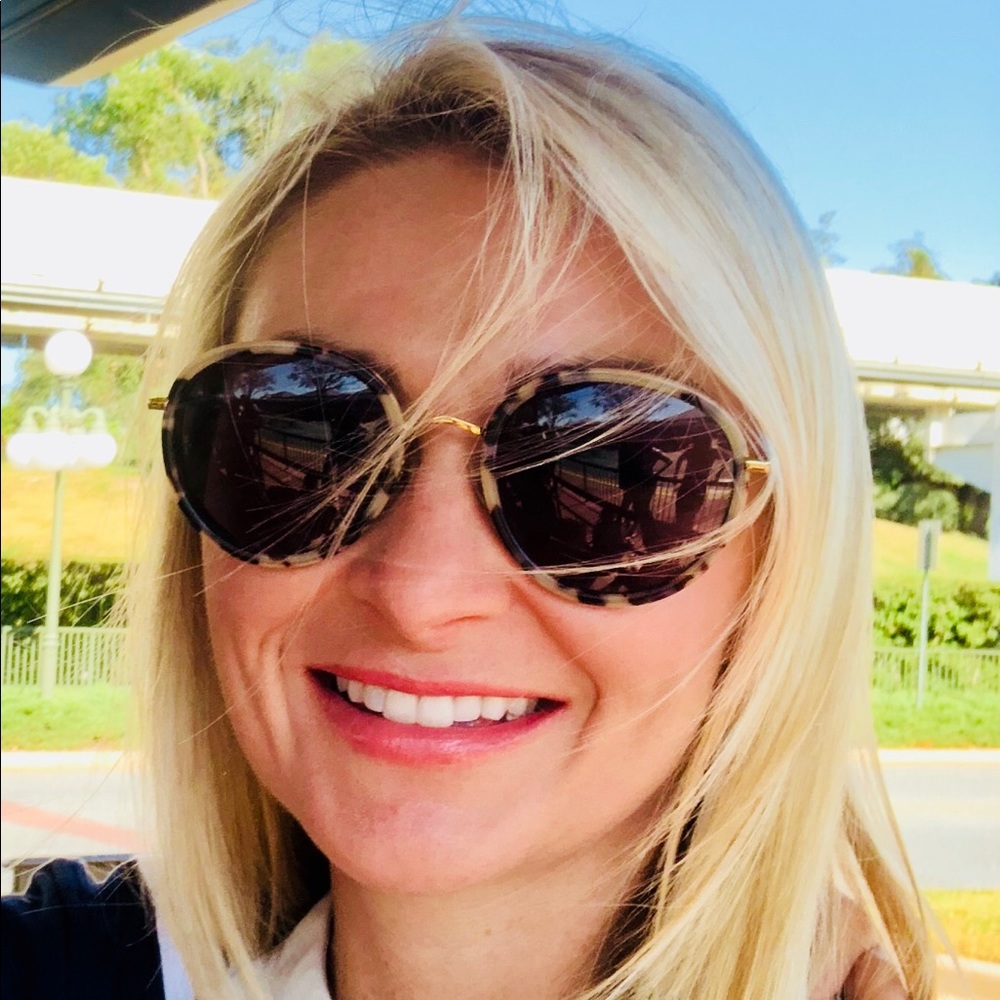 Meet your Posher, Lauren