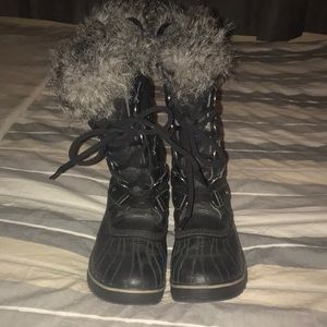 Black and Gray Sorel Boots