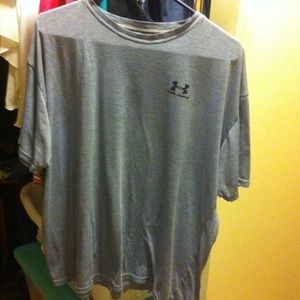 XL men's gray Under Armour short sleeve tee