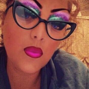 Meet your Posher, Robin