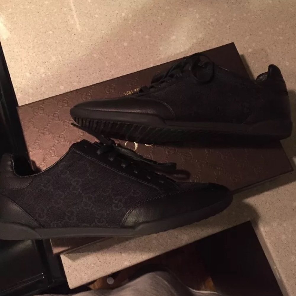 Woman’s Gucci Sneaker