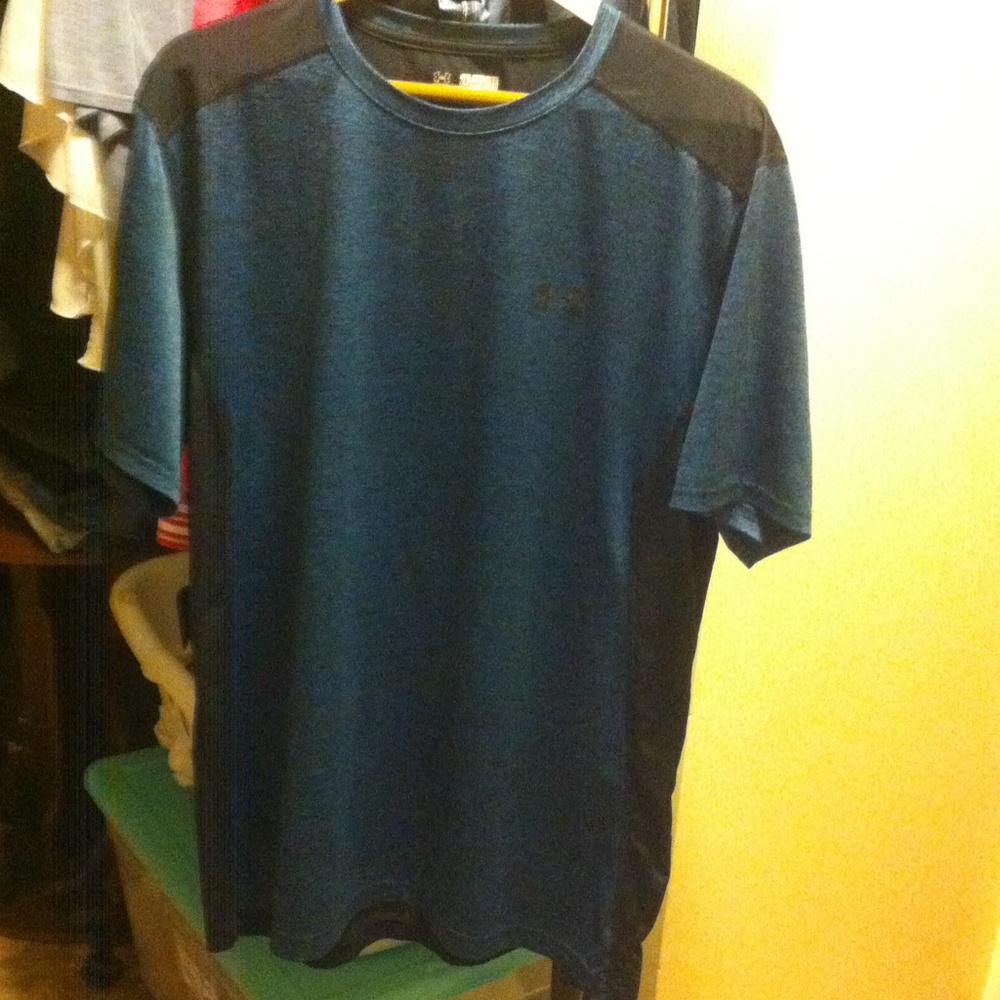Men's new under Armour 2XL tee navy and black