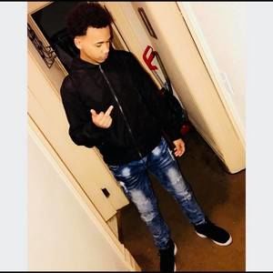 Meet your Posher, Luis