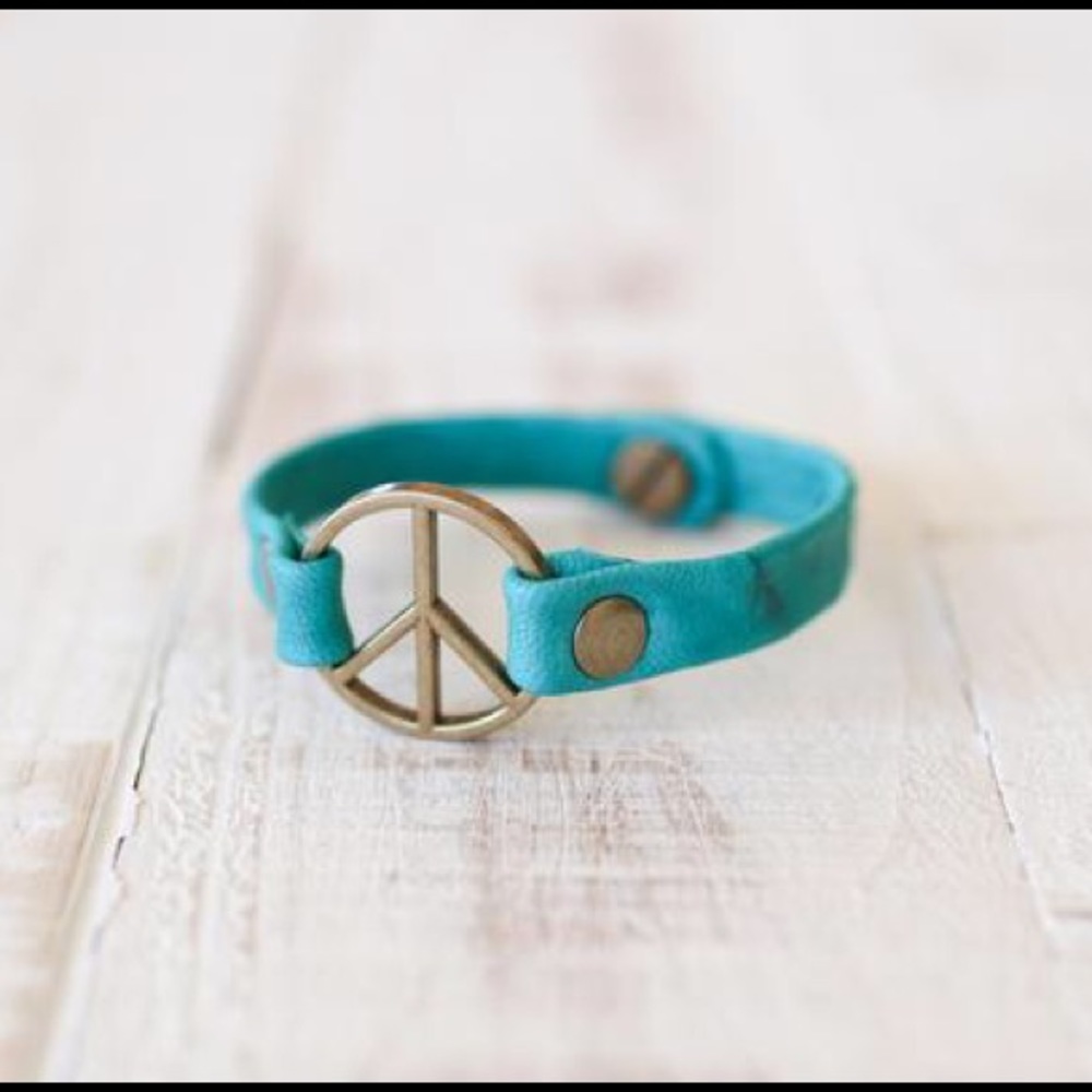 Giving Bracelet In Turquoise Leather - NWT