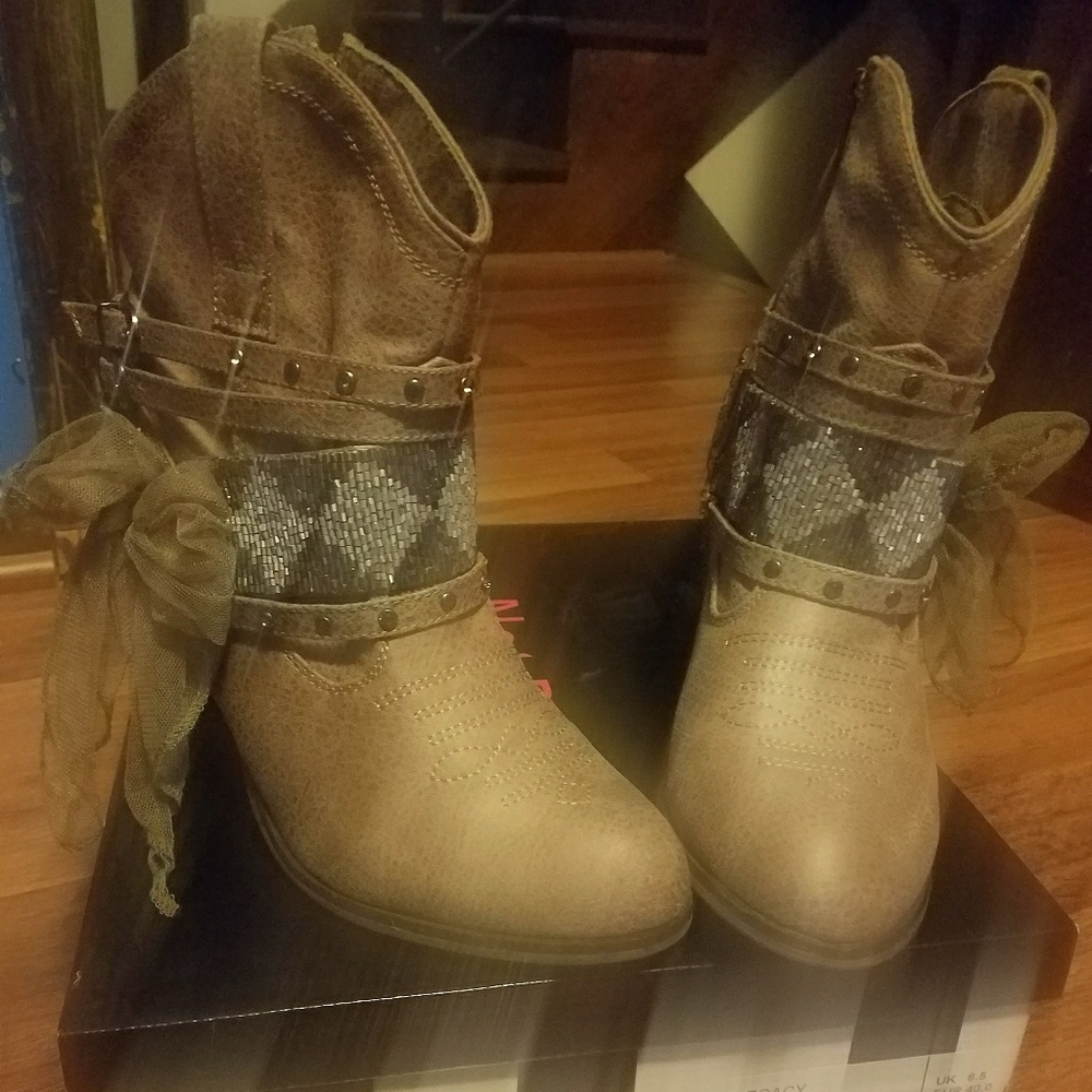 boots SOLD