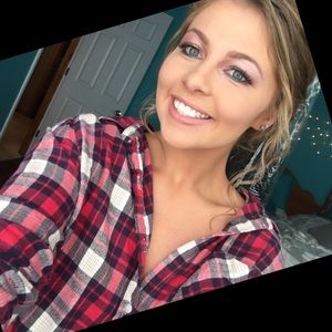 Meet your Posher, Alyssa