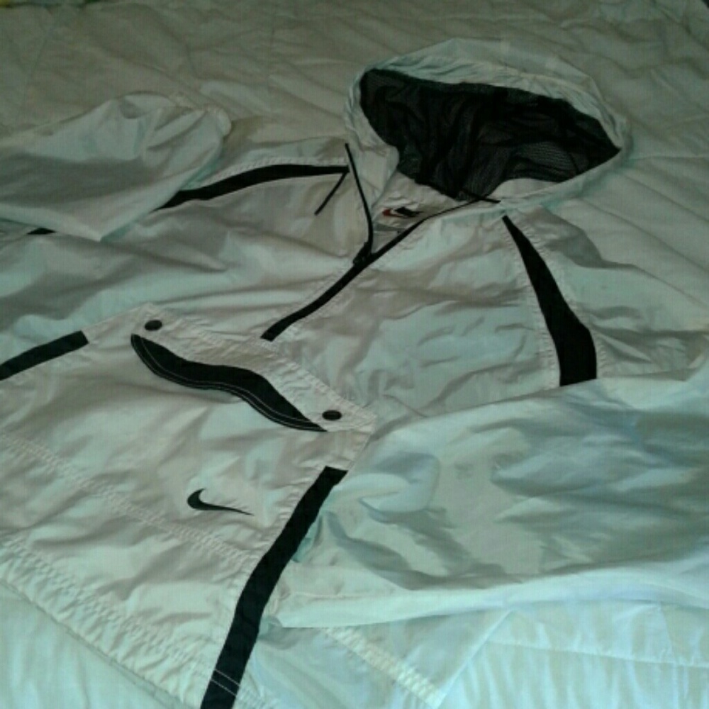 Nike windbreaker hoodie