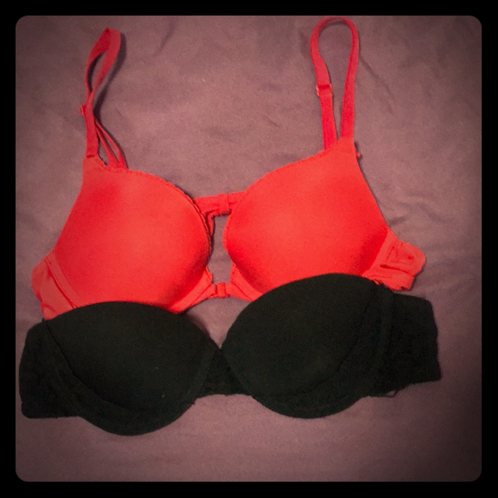 2 bra's