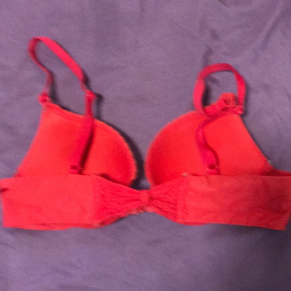 2 bra's - Picture 5 of 6