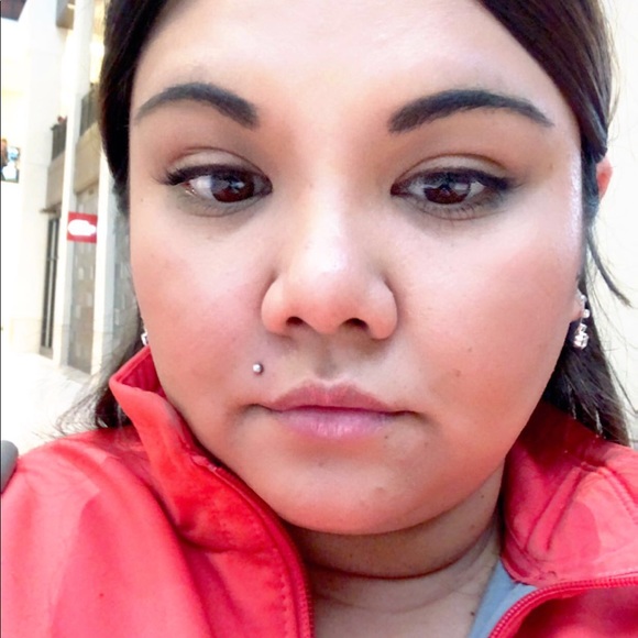 Meet your Posher, Maria - Picture 1 of 1