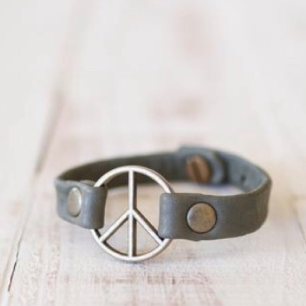 Giving Bracelet in Olive Leather - NWT