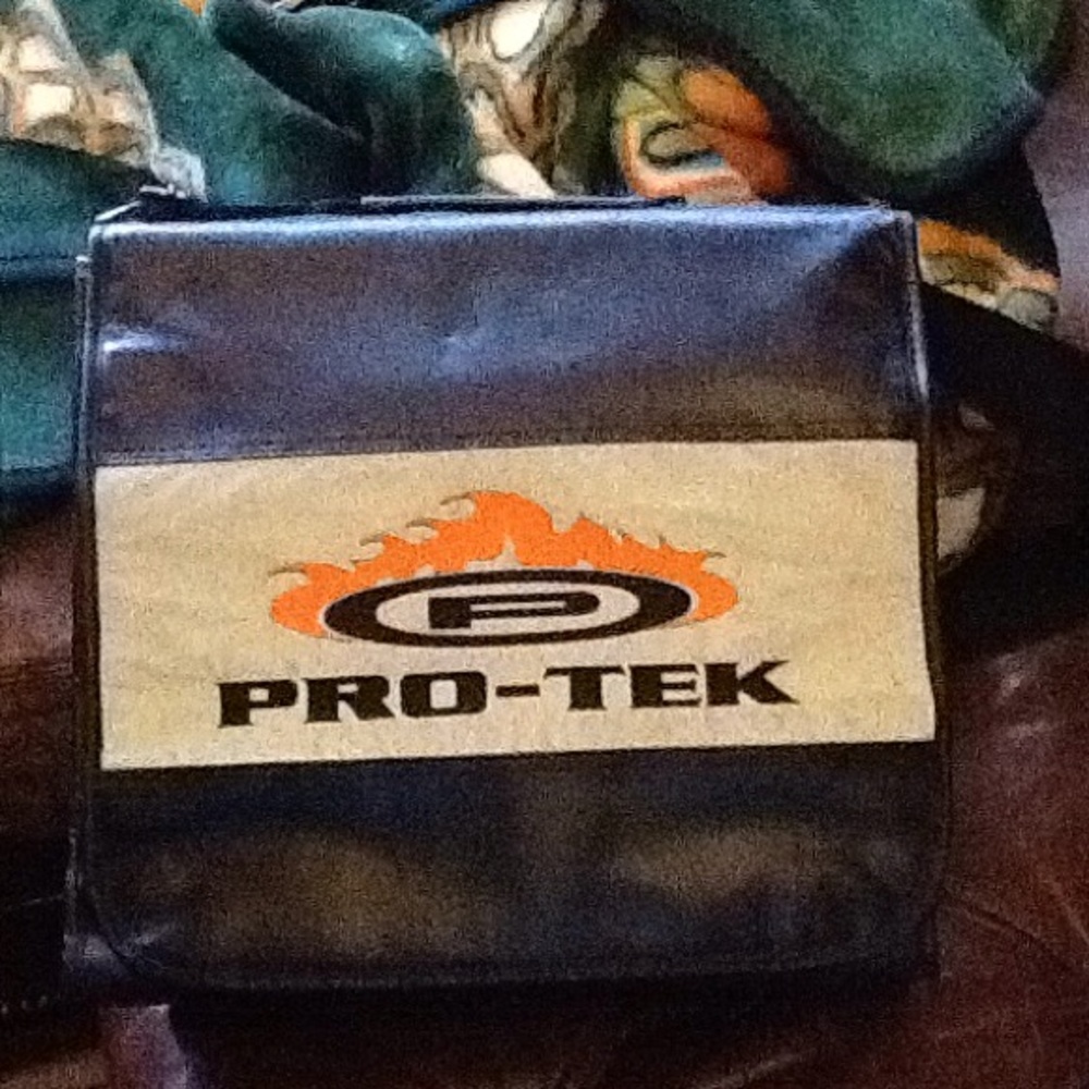 NWOT 12x14 x4 REFLECTIVE messenger bag/ backpack