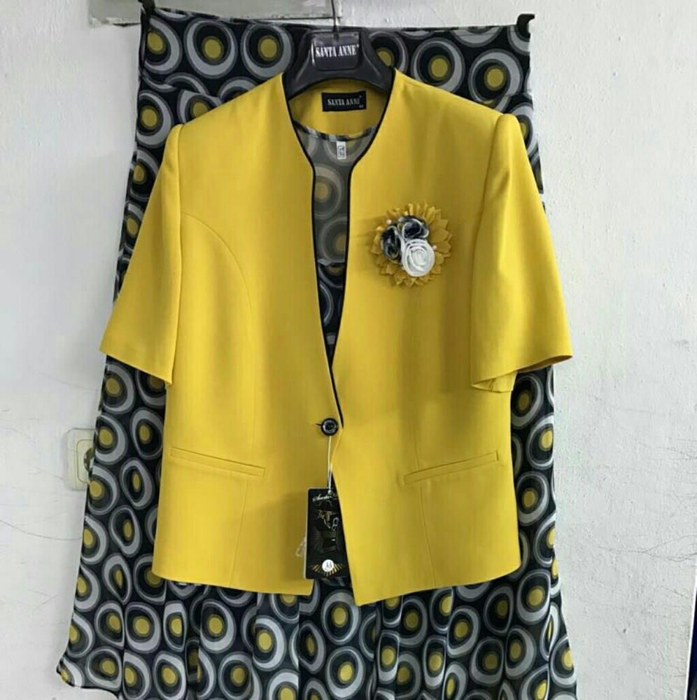 Jaket and skirt with an inner top