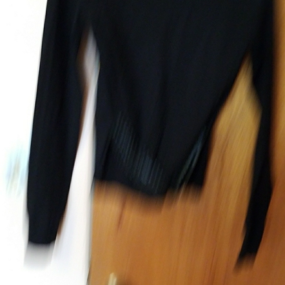 Fancy top, new - Picture 2 of 2