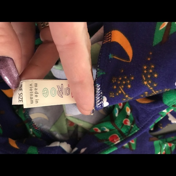 Lularoe Christmas Leggings Mommy & Me Set - Picture 2 of 5