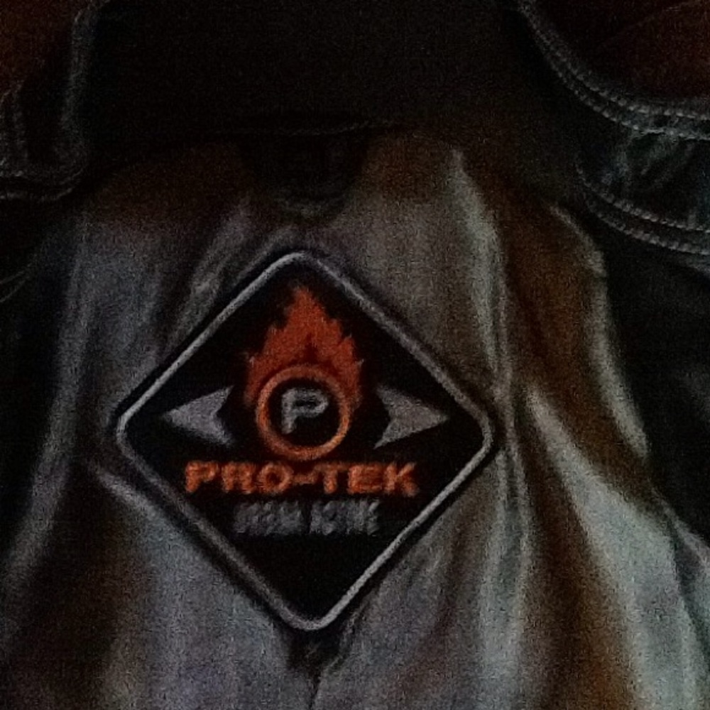 NWT XS/SM genuine leather ,reflective design❤️ - Picture 4 of 8