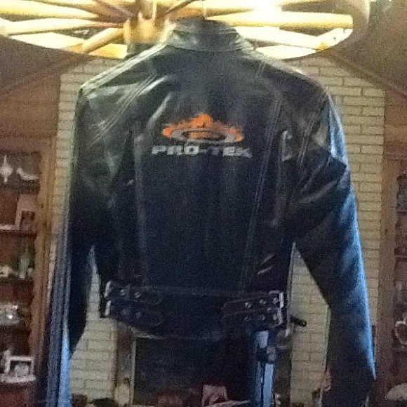 NWT XS/SM genuine leather ,reflective design❤️ - Picture 6 of 8