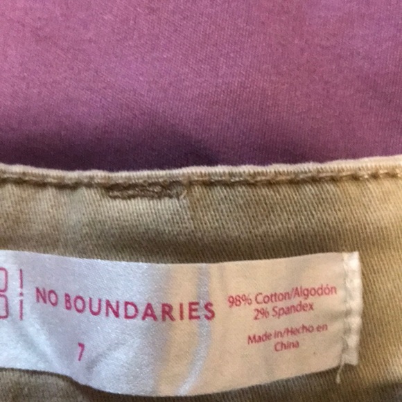 Shorts - Picture 2 of 3