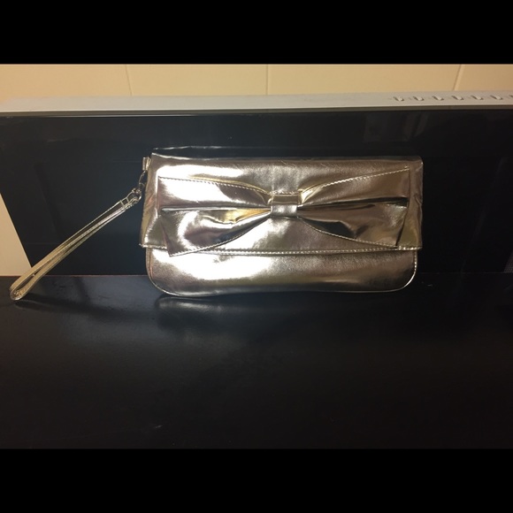 Gold metallic purse - Picture 1 of 3
