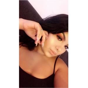 Meet your Posher, Claudia