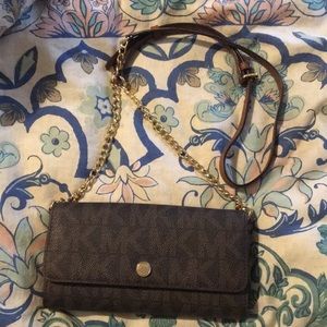 MICHAEL KORS Wallet on a Chain