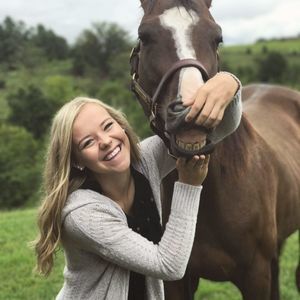 Meet your Posher, Brooke
