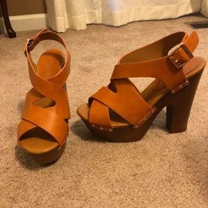 Sandal heels only worn twice