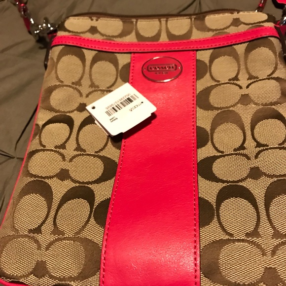 Coach crossbody - Picture 2 of 3