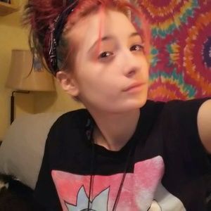 Meet your Posher, Caroline