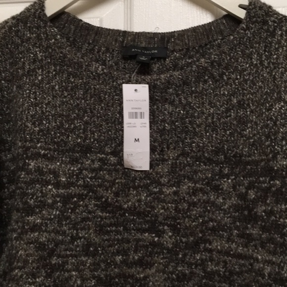 Sweater ,Medium,Grey,fringe on bottom ,long sleeve - Picture 3 of 5