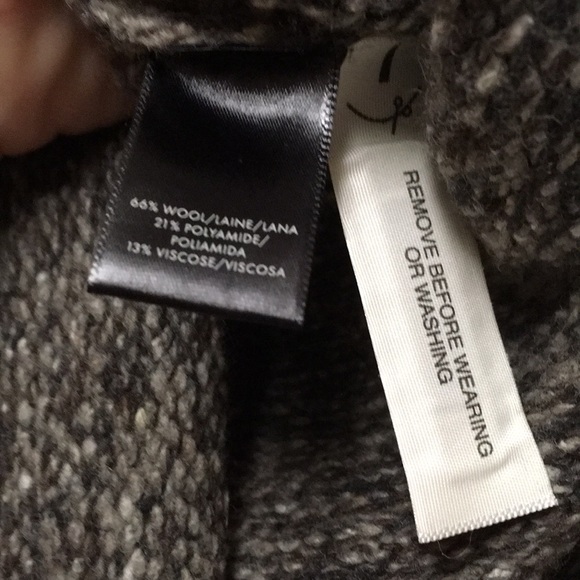 Sweater ,Medium,Grey,fringe on bottom ,long sleeve - Picture 5 of 5