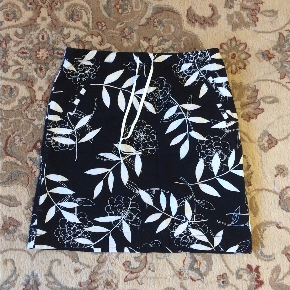 LOFT Black and white skirt with flowers