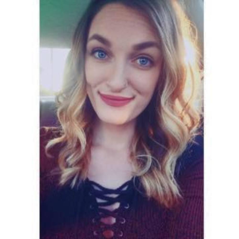 Meet your Posher, Lena